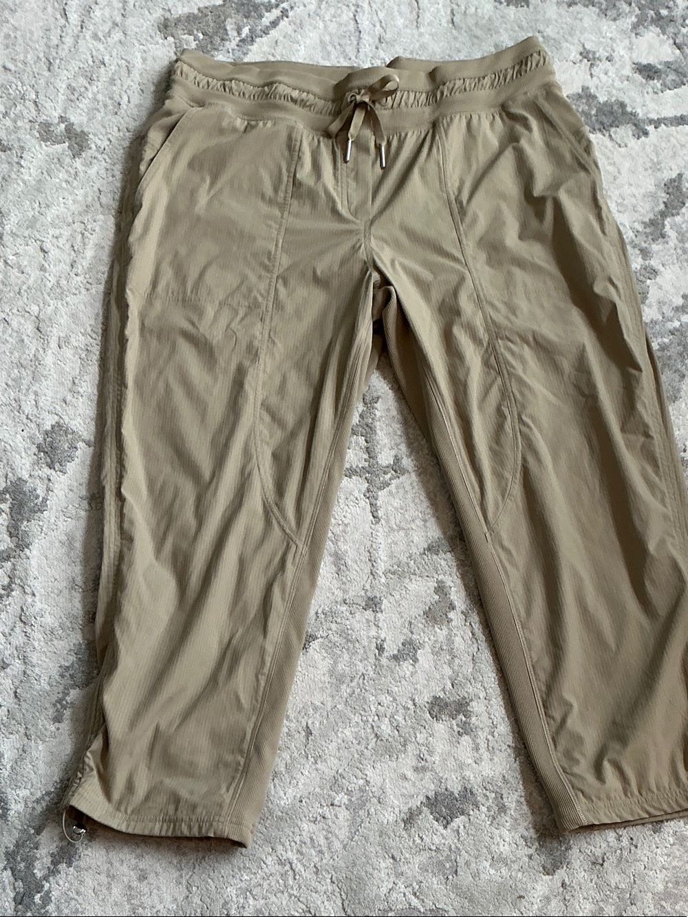 lululemon athletica Women's Cargo Capris - Khaki